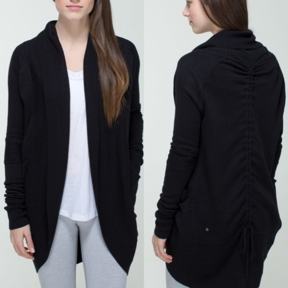 Lululemon Lululemon Transformation Wrap in Black